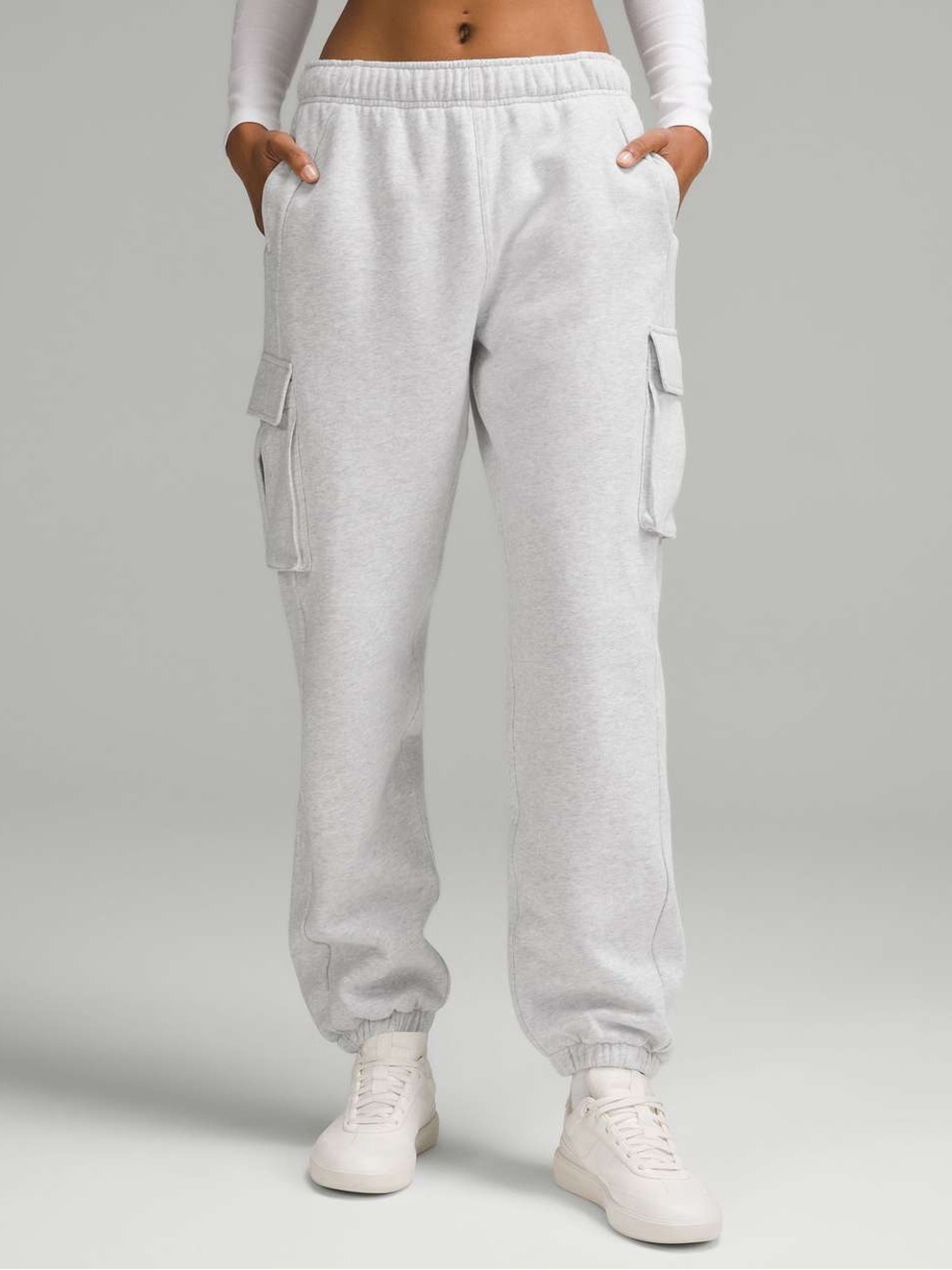 Lululemon Scuba Mid-Rise Oversized
Cargo Jogger *Regular